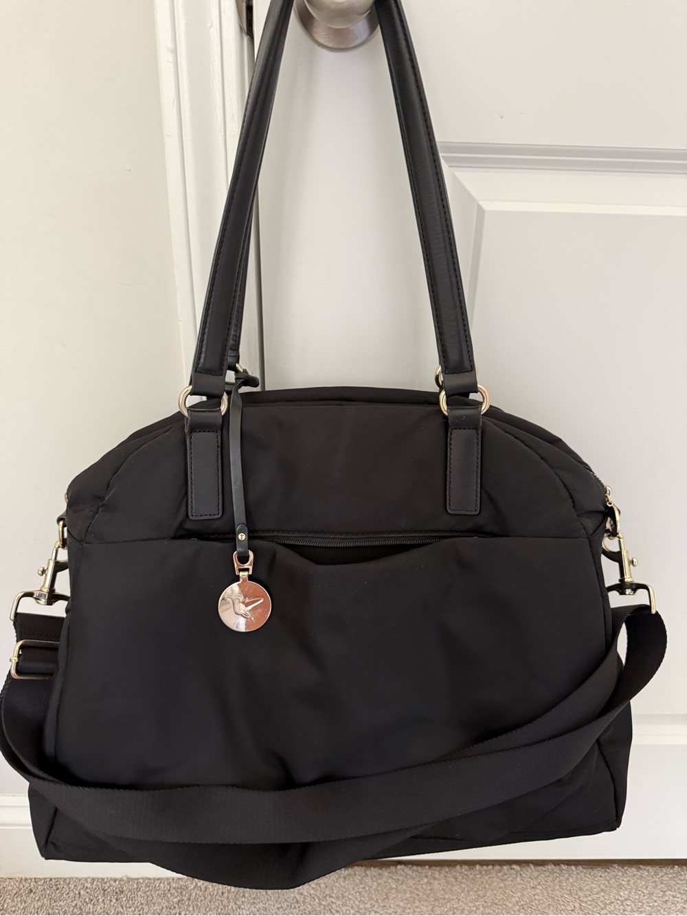 Classic Black Women's Tote Bag with Gold Hardware - Picture 2 of 3
